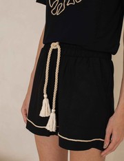 Shorts Linho Viviene - Preto - P