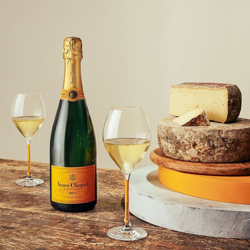 Champagne Veuve Clicquot Brut 750ml - Casa Santa Luzia