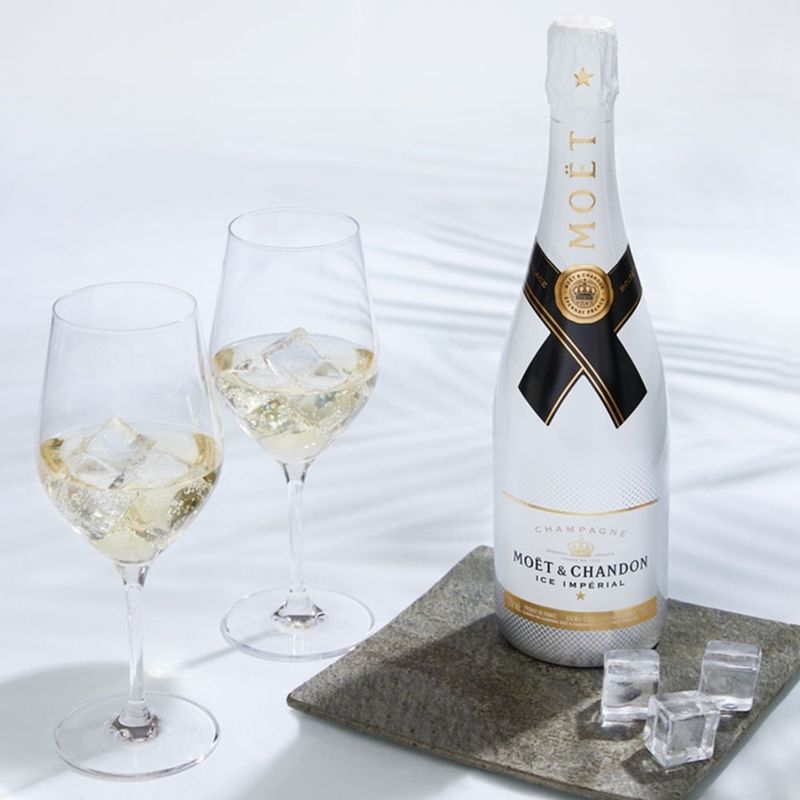 モエアイス2本セットMOET & CHANDON ICE Champagne Moët & Chandon Ice Impérial 750ml - Casa Santa Luzia